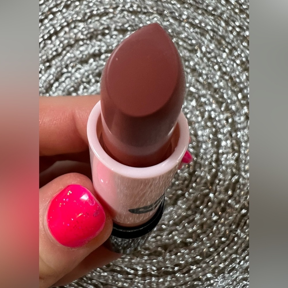 K Voss Lip Luxe Lipstick - Picture 4 of 5